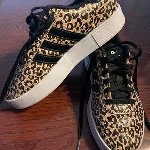 Womens adidas like new 6.5 cheetah